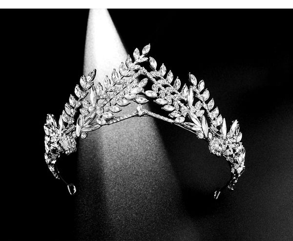 

2021 new vintage baroque bridal tiaras accessories prom headwear stunning sheer crystals wedding tiaras and crowns 1904, Slivery;golden