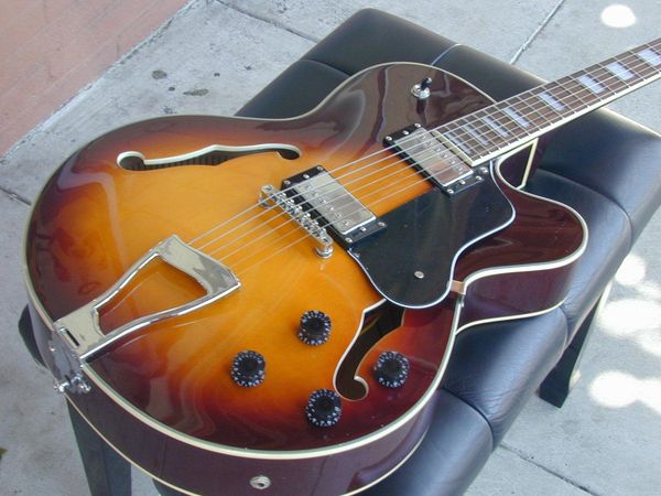 Custom 335 Vintage Sunburst Semi Hollow Body Archtop Jazz L5 E-Gitarre, Doppel-F-Löcher, Trapez-Saitenhalter, Chrom-Hardware, Grover-Mechaniken