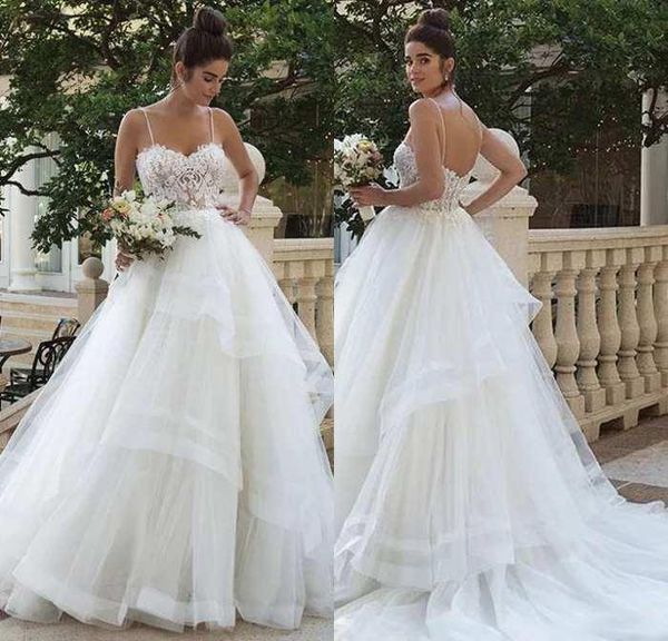 

2021 spaghetti straps wedding dresses a line lace applique tiered tulle sweep train custom made beach wedding gown vestido de novia, White