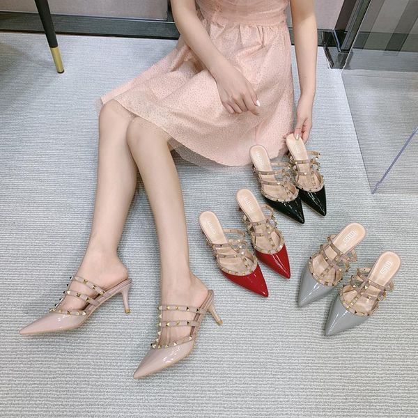 

stiletto sandals with spiky tips, skinny t-straps, slim heels, and empty outdoor sandals, Black