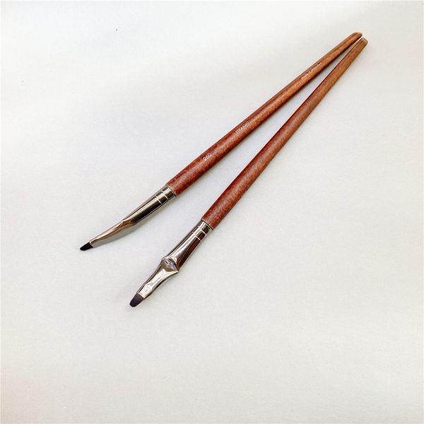 Bent Eyeliner Makeup Brush 260 Fine Thin Eye Lash Line Definer Liner Beauty Cosmetics Brush Tool