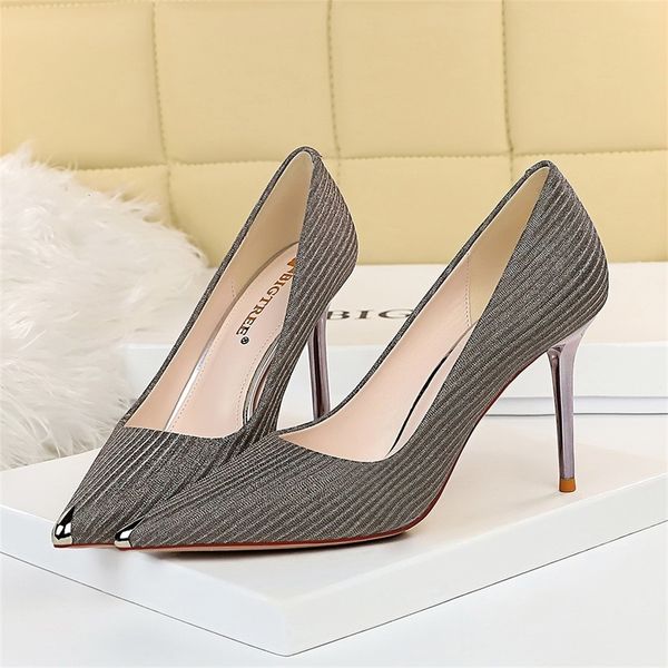 

women's high-heeled shoes and flash shoes, women's light needle high-heeled evening dress, wedding, bride and golden luxury fetish, Black