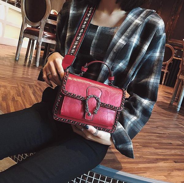 

factory wholesale women bag retro leather handbag street trend solid color chain bags personalized chains decoration womens leathers handbag, Black;red