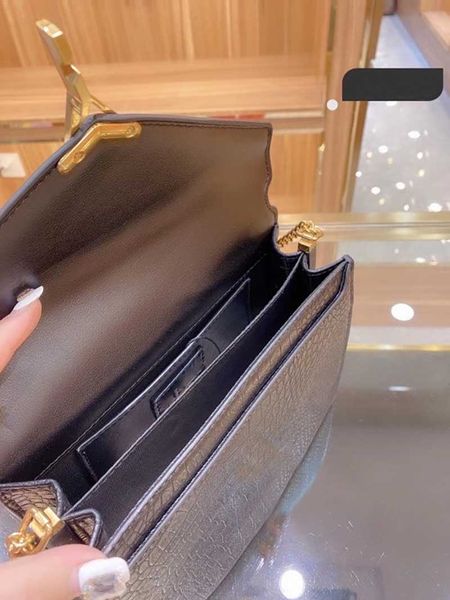 

2020 trend ladies fashion shoulder bag classic envelope bag lady wallet with packing box dust bag