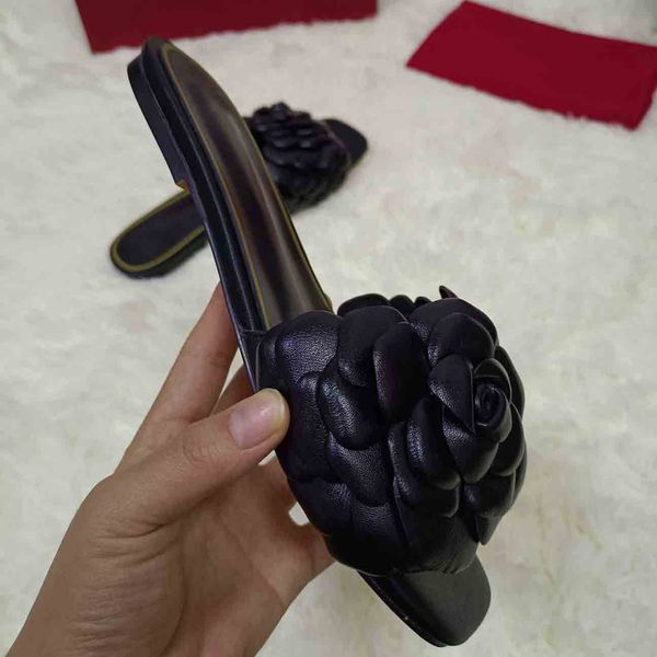

2021 spring and summer fashion woman beach slippers leather big head flat shoes letters shoes with box, Black