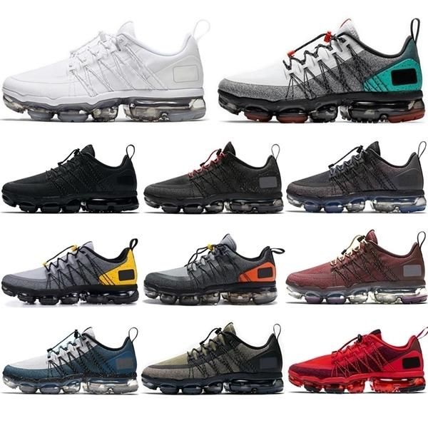 

2021 mens trainers run utility running shoes men cushions sneakers triple black white throwback future anthracite sports shoes