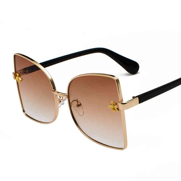 

2021 new small bee big sunglass female super star sunglass cat's eye personalized glass, White;black