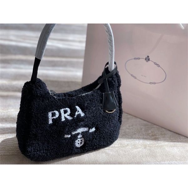 

new autumn and winter plush hobo underarm bag one shoulder handbag fashion versatile inverted purse outlet, Black;red