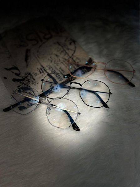 

art retro small fragrance irregular eyes anti blue light glasses, White;black