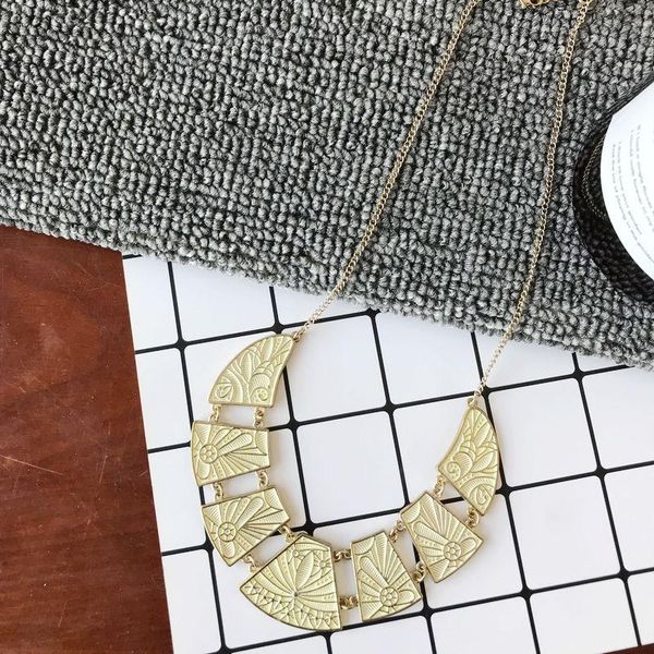 

chokers fashion engraved alloy web celebrity necklace, Golden;silver