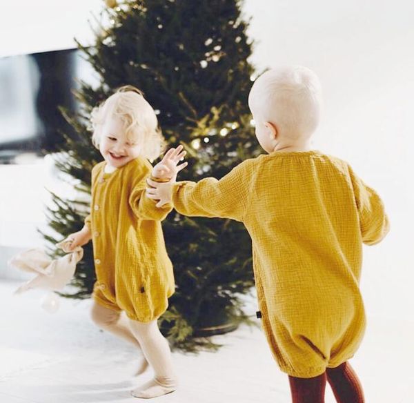 

yoga outfits autumn long-sleeved single row of baby boy and girl long sleeve clothes buckle cotton romper, White;red