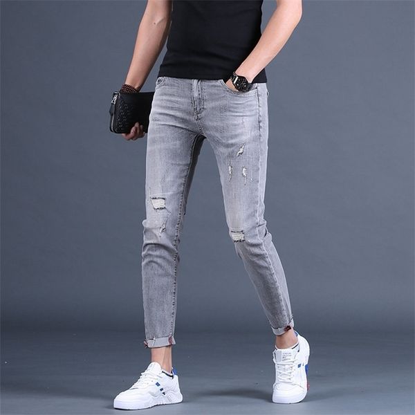 Lavaggio all'ingrosso Jeans grigio fumo pantaloni alla caviglia da uomo marca Piedi sottili fori strappati estivi Matita casual coreana 211111