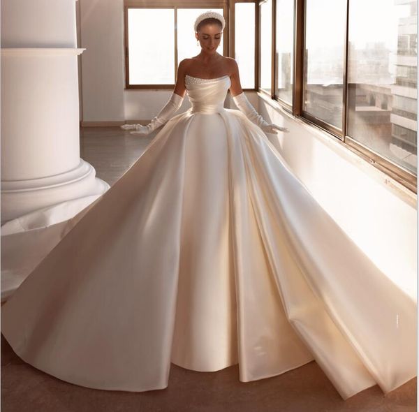 

gorgeous pearls ball gown 2022 wedding dress with detachable train big bow back vestido de novia plus size bridal gowns, White