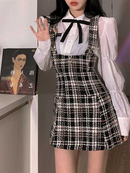 

xiaoxiang dr's 2021 early autumn waist closing thin plaid a-shaped suspender short skirt shirt set, Black;gray