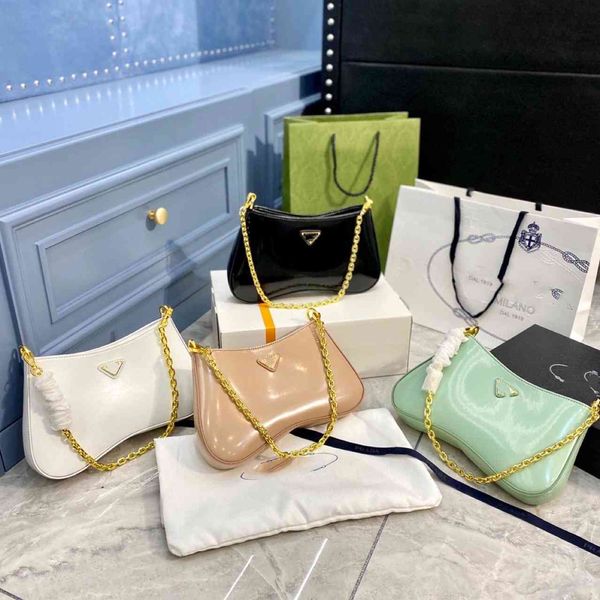 

2021 korean zipper single small metal open pocket horizontal square solid white bag