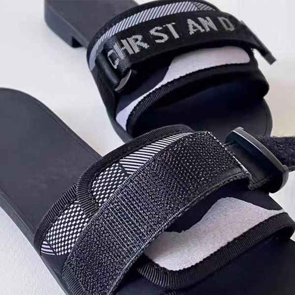 

2021 summer new slippers for women's d family bi70 zmm, Black