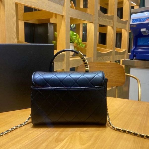 

luxury small incense bags new fund of 2020 autumn winters pearl handle worn chain portable bag joker leather handbag