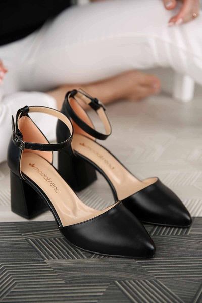 

sandals women's attached to a wrist heels, Black