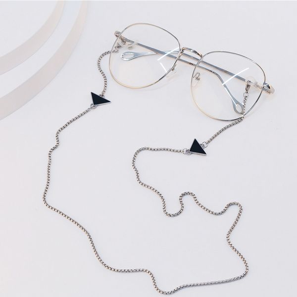 Fashion Design moderno Lettera Catena per occhiali da sole Donna Triangolo Lettere Maschera Catene per auricolari Accessori Alta qualità