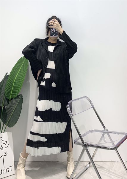 

new 2021 spring fashion women pleated summer sleeveless korean white black long causal elegant aesthetic clothes p2cx, Black;gray