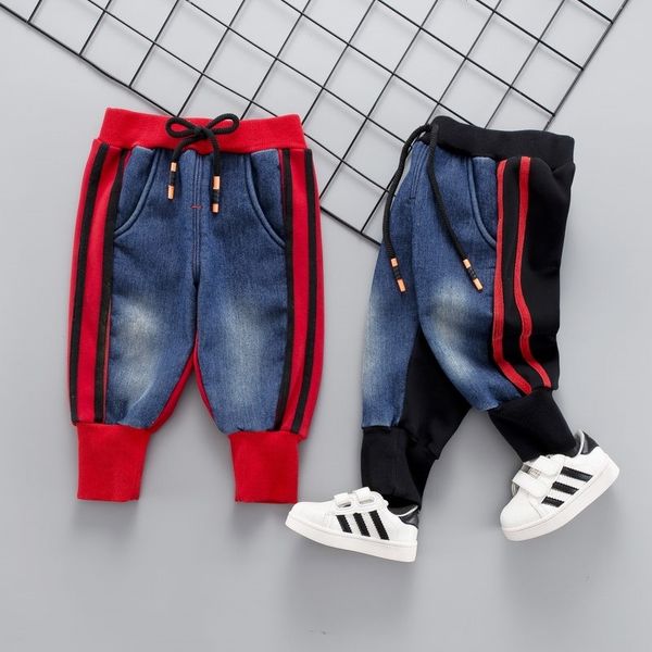 Marke Kids Cartoon Hosen keuchen Mode Mädchen Jeans Kinder Jungen Loch Jeans Kinder Fashion Jeanshose Baby Jean Säugling Kleidung 210226