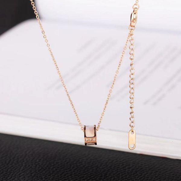 

diamond shell pendant, removable titanium necklace, female 18k rose gold, no color collarbone chain vibrato tiktok, Black