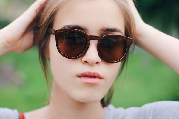 

2021 new round wood bamboo polarized sunglasses for men and women clear vision with leather case ut1z, White;black