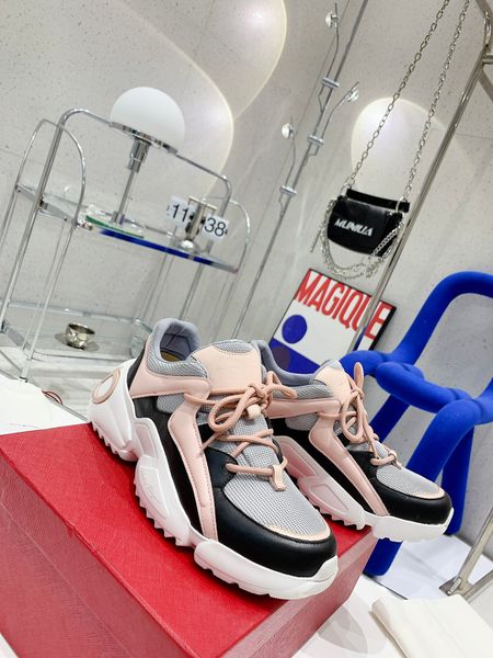 

2021 winter new great womens designer keep warm sneakers shoes ~ womens designer shoes sneakers trainers, Red;white