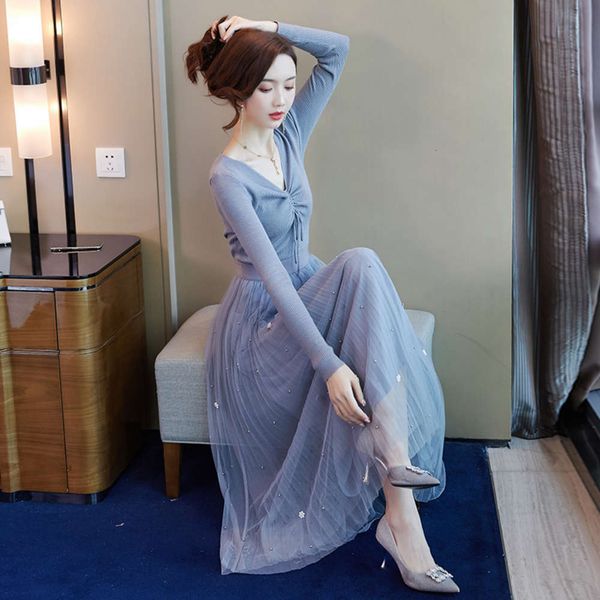 

2021goddess temperament v-neck thin knitting dress women's 2021 spring and summer new base long pleated mesh skirt, Black;gray