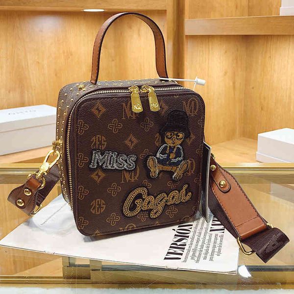 

2022 factory wholesale high sense texture small bag women's autumn and winter versatile messenger bag, minority foreign style fashion h