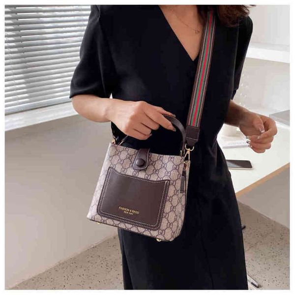 

80% off shop clearance women's bag new messenger single shoulder summer versatile net red french texture popular hand bucket bag