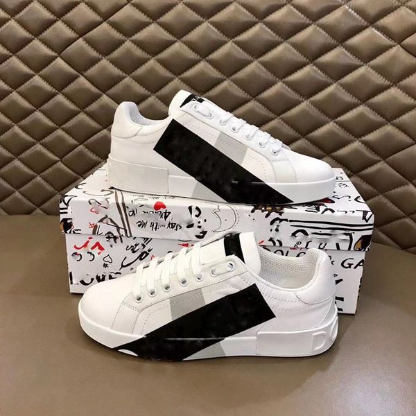

2021 latest men's three-person sports women's sneakers thick-soled black and white high-quality leather fashion outdoor leisure, Black;red