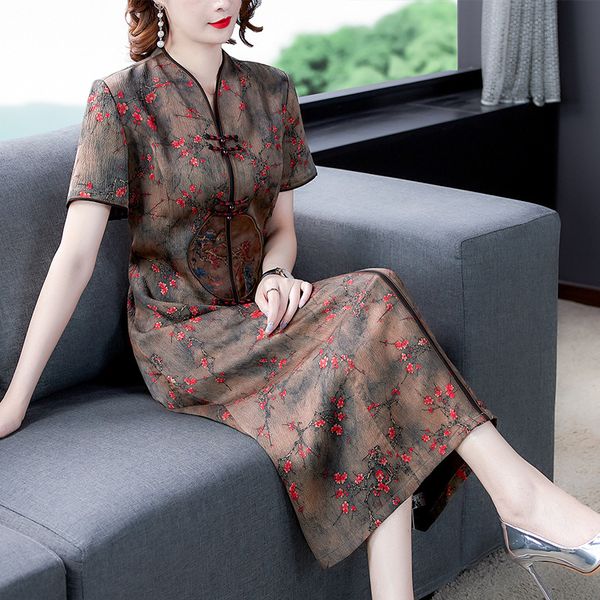 

luxury cheongsam lady kuo's elegant temperament improved cheongsam skirt 2021 summer stand collar embroidery medium length drs, Blue;red