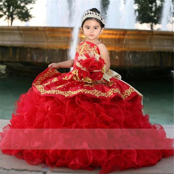 2022 Rote süße Ballkleid Blumenmädchenkleider für Hochzeiten Spaghettiträger Goldstickerei Spitze Kristall Perlen Organza Rüschen Geburtstag Kinder Mädchen Festzug Kleider