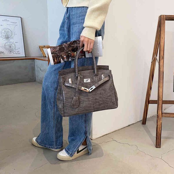 

french niche 2021 new high fashion crocodile hand 30 large leather women's bag