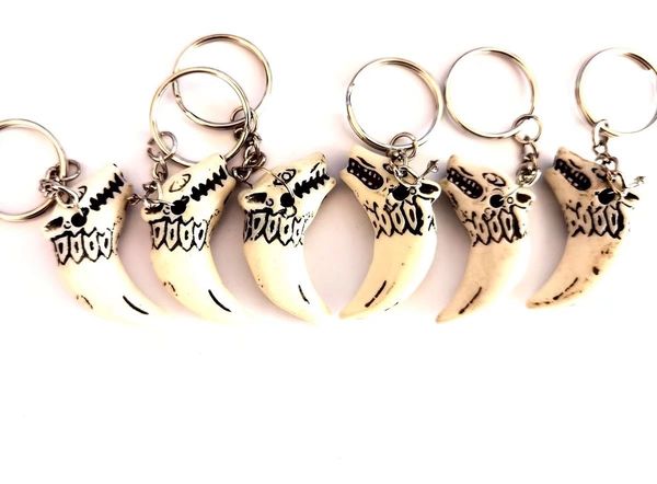 

12 pcs fashion keychain retro demon wolf totem men's women's party jewelry hip hop holiday gifts wholesale, Slivery;golden