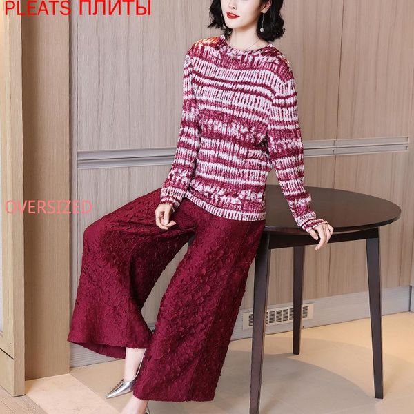 

women's two piece pants casual fashion stripe printing fashionable fold two-piece set female plus size miyake pleats trousers suit tshi, White