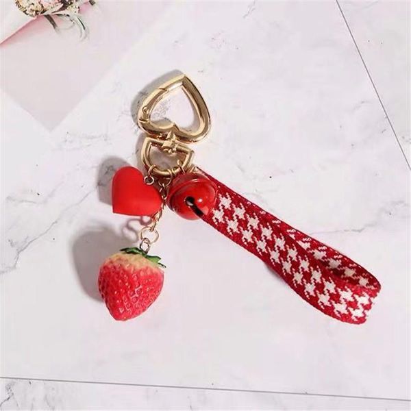 

keychains 2021 fashion super cute strawberry love keychain girl gift bag pendant couple romantic key ring car chain charm jewelry, Silver