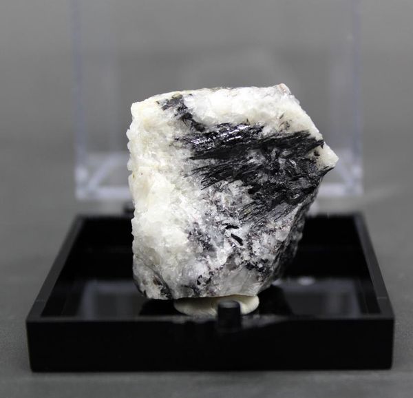 

decorative objects & figurines 100% natural wolframite and silica symbiotic mineral specimen stones crystals collection gemstones box size 5