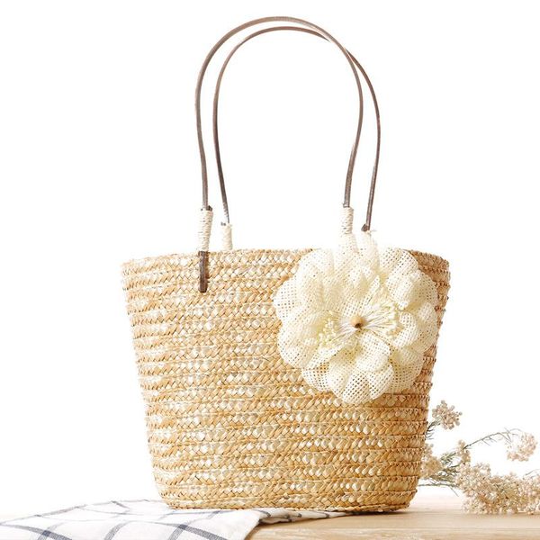 

evening bags 2021 fashionable and exquisite straw handbag with flower beach bag