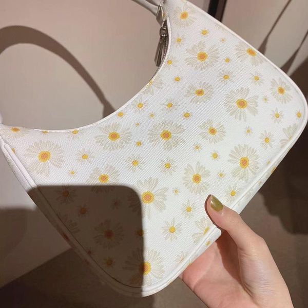

evening bags 2021 one-shoulder portable bag female floral small daisy niche underarm baguette