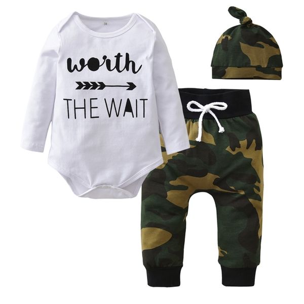 Nuovo autunno neonato ragazzi ragazze vestiti manica lunga lettera pagliaccetto top + pantaloni verde militare + cappello bambino abbigliamento infantile set 210309