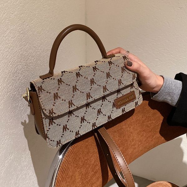 

handbag autumn women's bag foreign style 2021 fashion messenger portable texture simple one shoulder small square, Black;red
