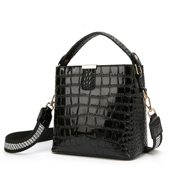 

fashion 2021 spring new korean women's single shoulder fashion alligator cross bag