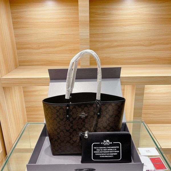 

the 2020 new model has two straps for hand / single shoulder / cross-over, which can be carried on both sides women luxurys designers ysj