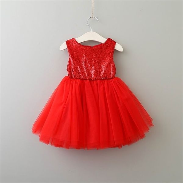 Vendita al dettaglio Summer Girl Dress Paillettes Backless Love Heart Tulle Princess Abbigliamento per bambini 1-5Y SH042 210610