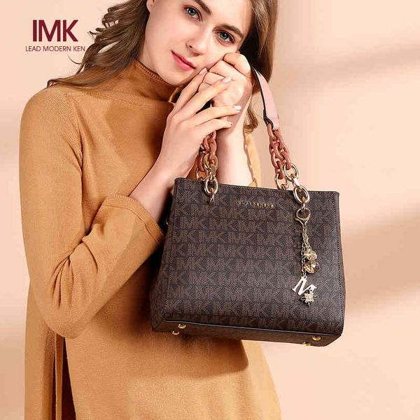 

hong kong leather messenger 2021 new fashion women's handbag