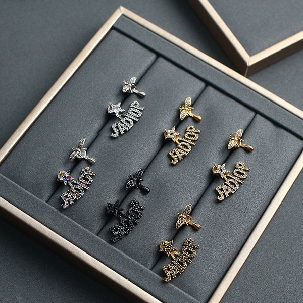 

2021 luxury designer jewelry classic pearl letter bee full diamond female earrings, Silver