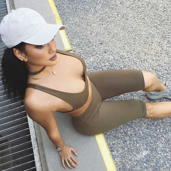 

summer women suit two 2 piece set sleeveless strapless casual sporting suit set solid shorts pants tracksuit y19062601, White