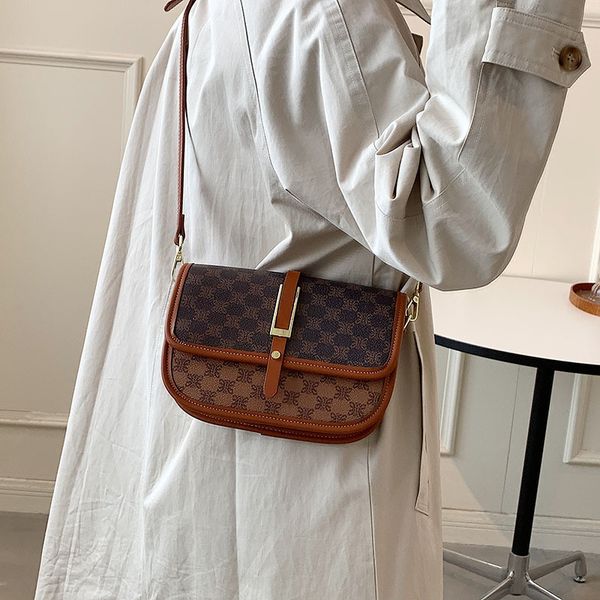 

70% factory store 2021 pure color texture saddle korean version atmospheric personality simple messenger one shoulder fashion bag